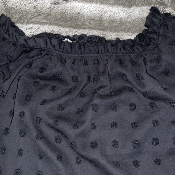 Off the shoulder Flowey blouse - Picture 4 of 9